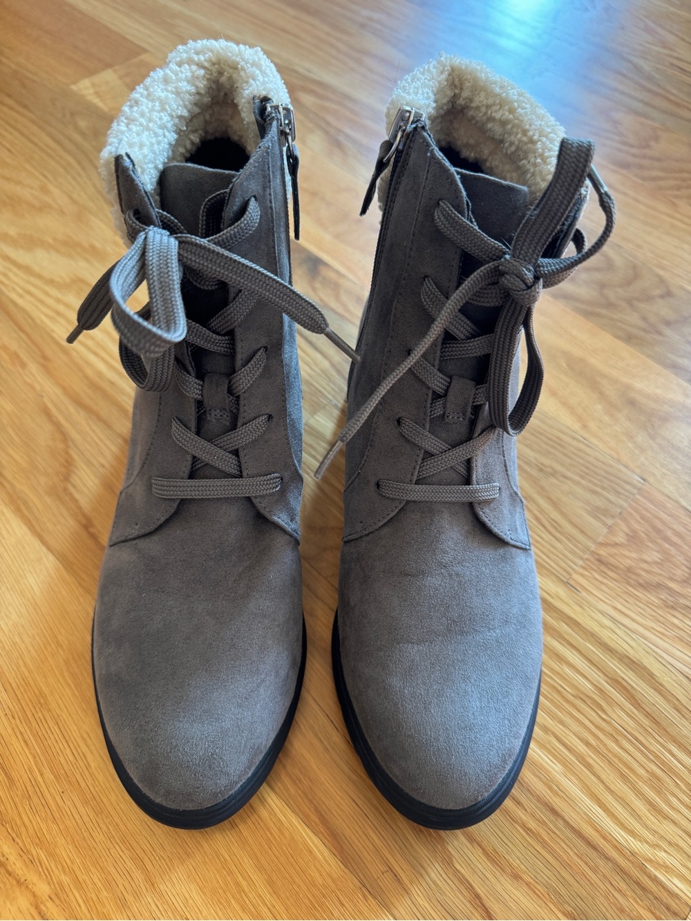 Dr Scholls Gray Lace-Up Faux Suede Ankle Boots with Sherpa Collar